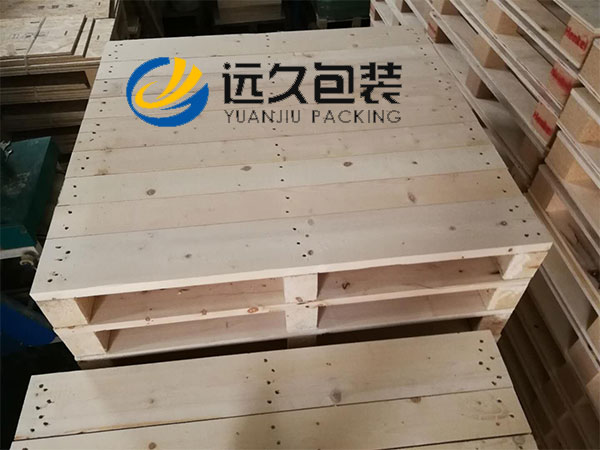 面板满铺木托盘